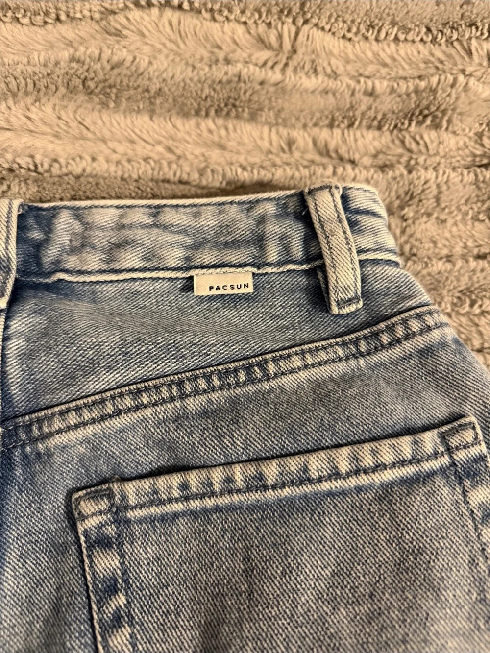 Women’s Pacsun butterfly jeans 🦋